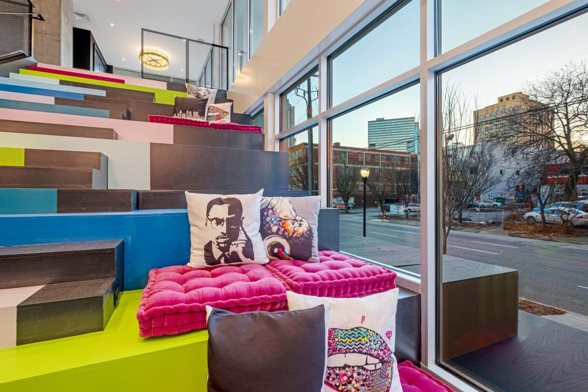 Network Under 40 Takeover: The Under 40 Pros Head to Midtown for Monthly Meetup