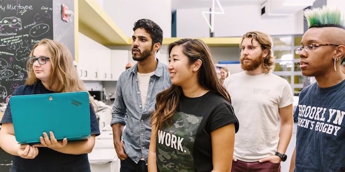 You're Trying to Land A Tech Job — Here's How to Build Your Network First