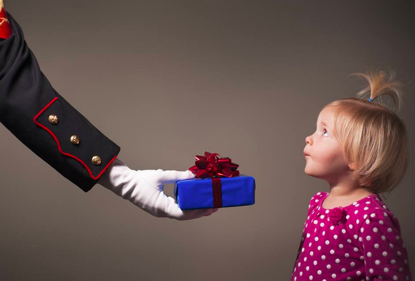 'Tis the Season for Holiday Parties & Gift Giving